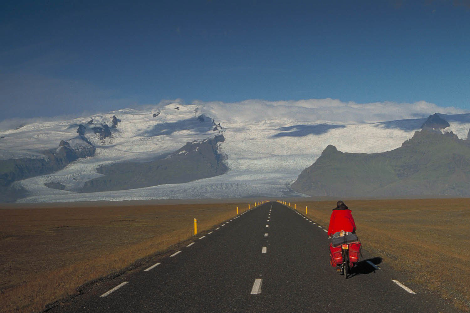 Cycling in Iceland photo from Paul van Roekel.