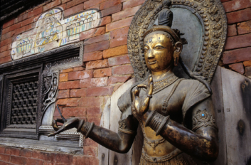 statue in bhaktapur