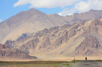 cycling tajikistan's pamir highway