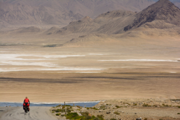 pedaling the colorful deserts of the pamir highway