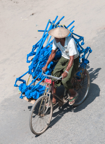myanmar-trishaw-blue-metal