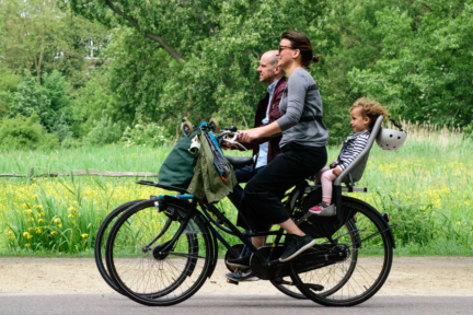 amsterdam-bicycle-culture-family
