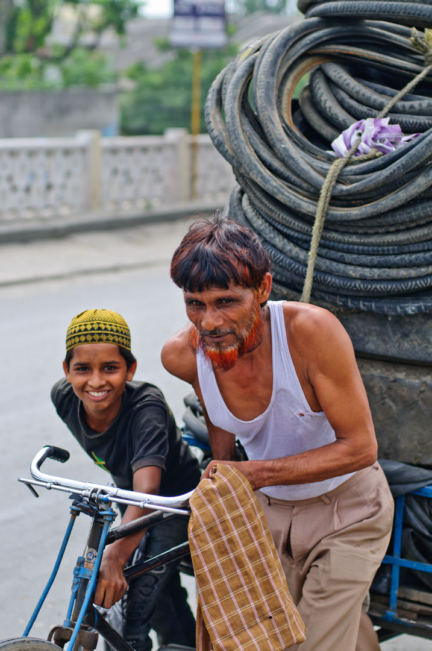 India-father-son-push-rickshaw
